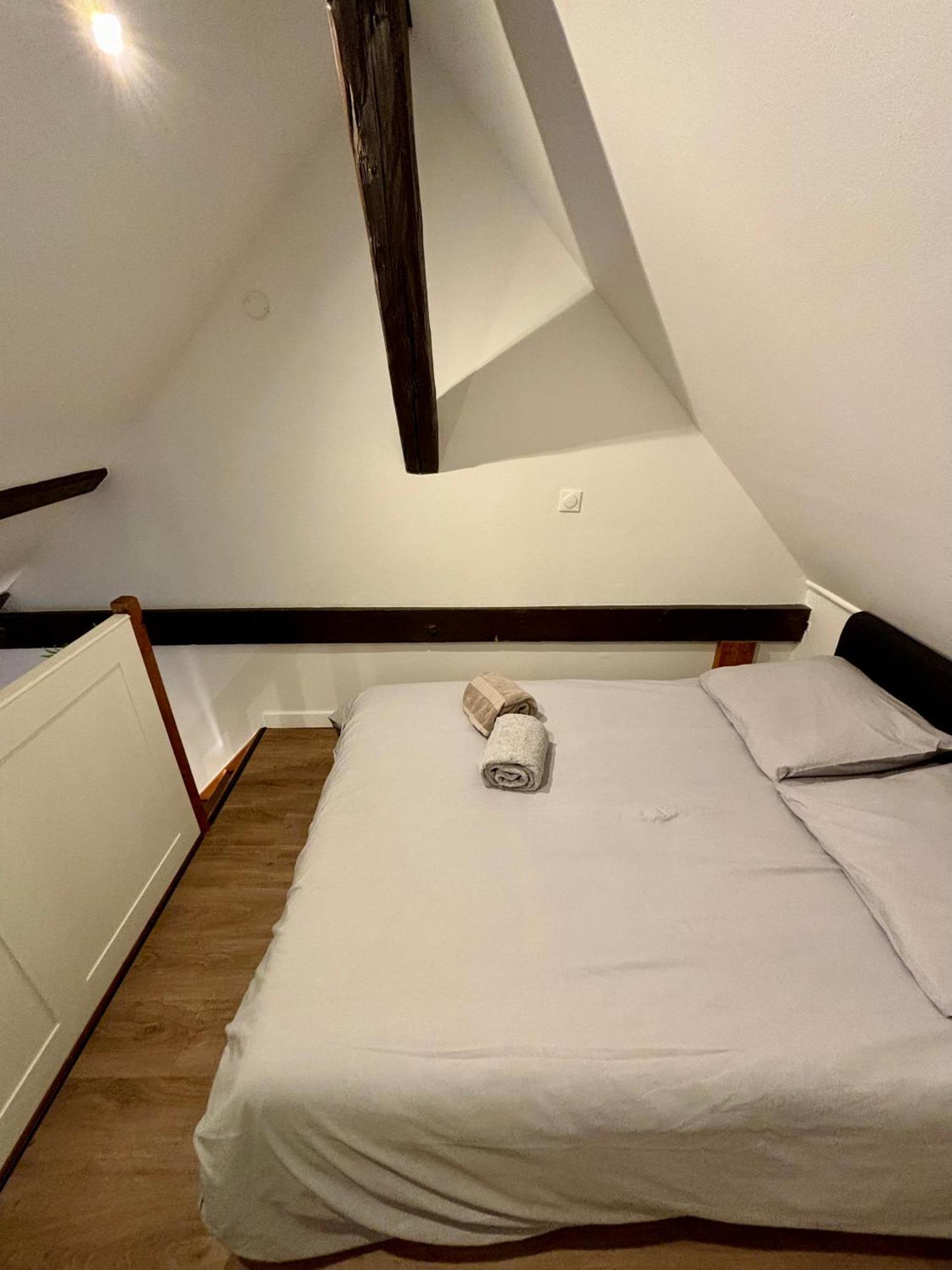 Le Petit Jardin, Proche Gare, Hyper Centre Lägenhet Cambrai Exteriör bild